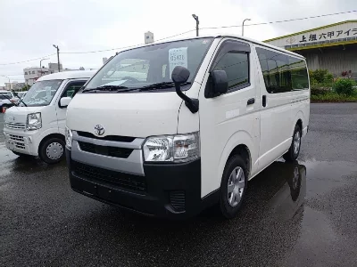 TOYOTA HIACE