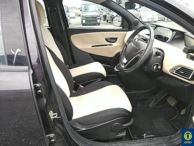 Lancia Ypsilon  с аукциона в Японии