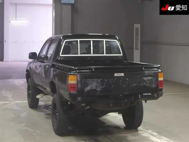Toyota Hilux  с аукциона в Японии