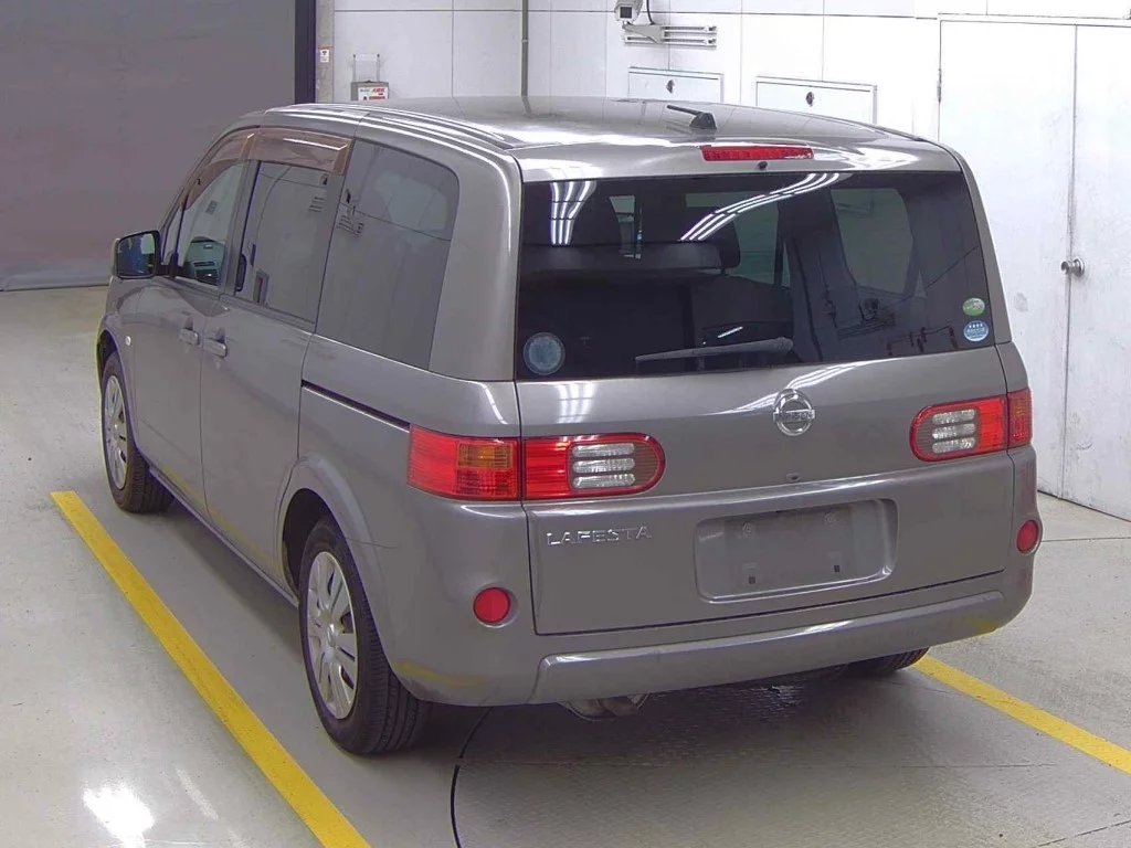 Nissan Lafesta  с аукциона в Японии
