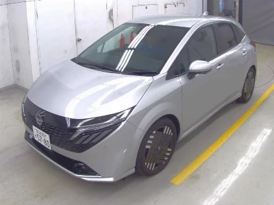 Nissan Aura