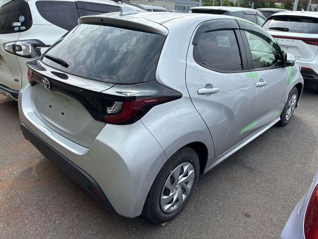 Toyota Yaris  с аукциона в Японии