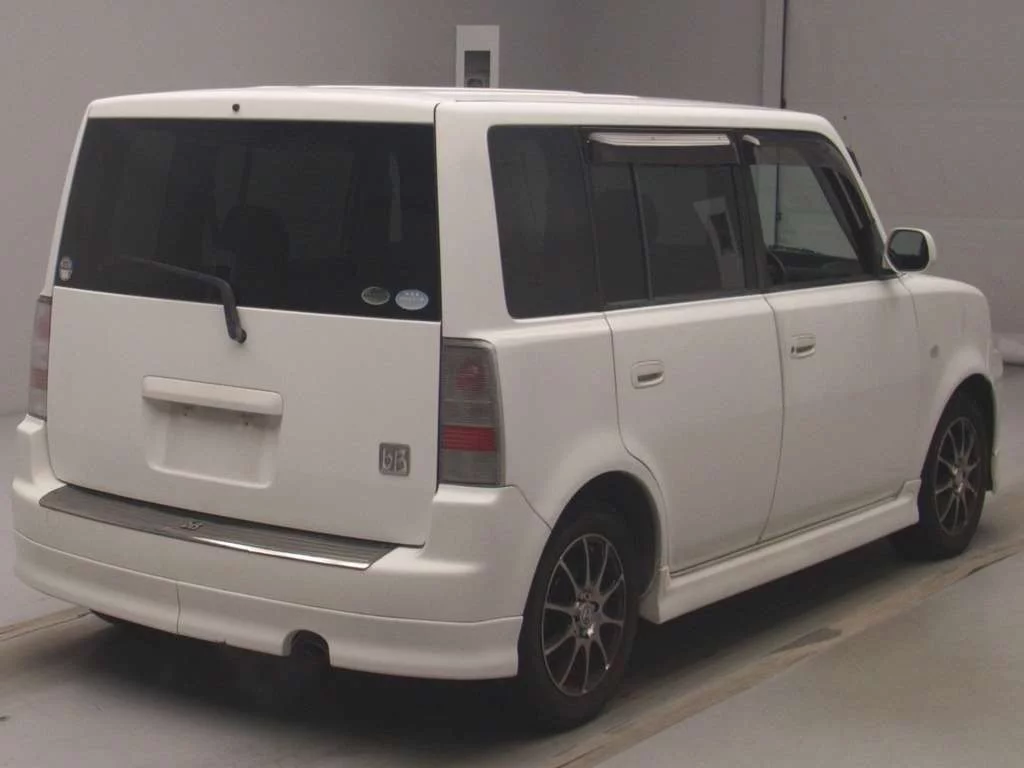 Toyota bB  с аукциона в Японии