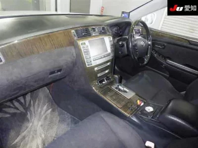 Toyota CROWN MAJESTA