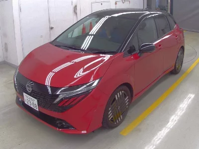 Nissan Aura