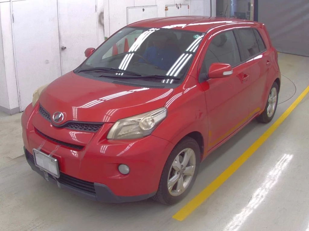 Toyota Ist  с аукциона в Японии