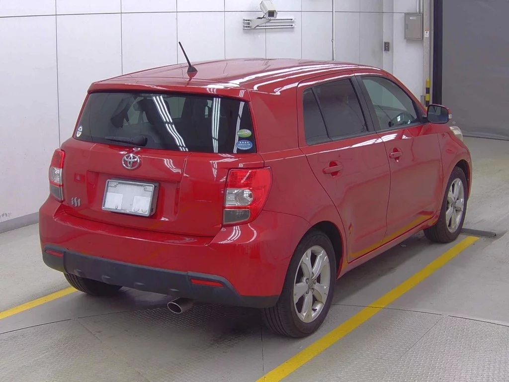 Toyota Ist  с аукциона в Японии