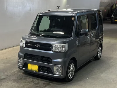 Toyota Pixis Mega