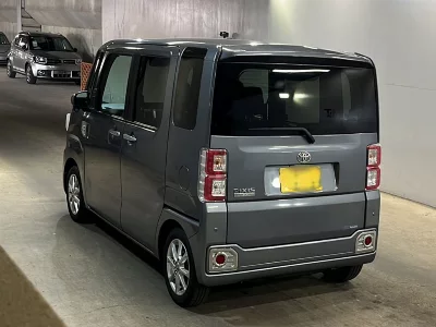 Toyota Pixis Mega