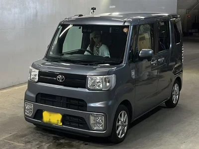 Toyota Pixis Mega