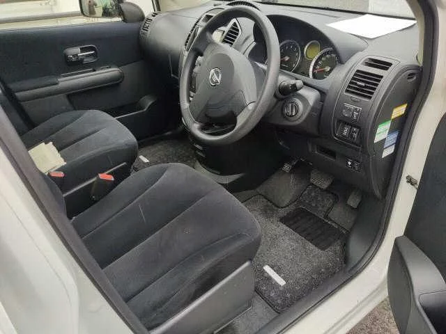 Nissan Lafesta  с аукциона в Японии