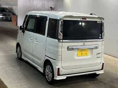 Suzuki Spacia Custom