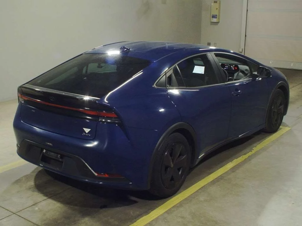 Toyota Prius  с аукциона в Японии