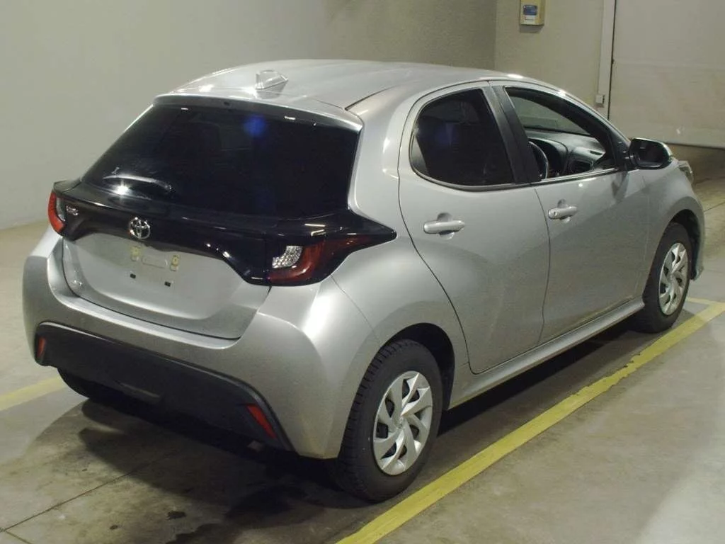 Toyota Yaris  с аукциона в Японии