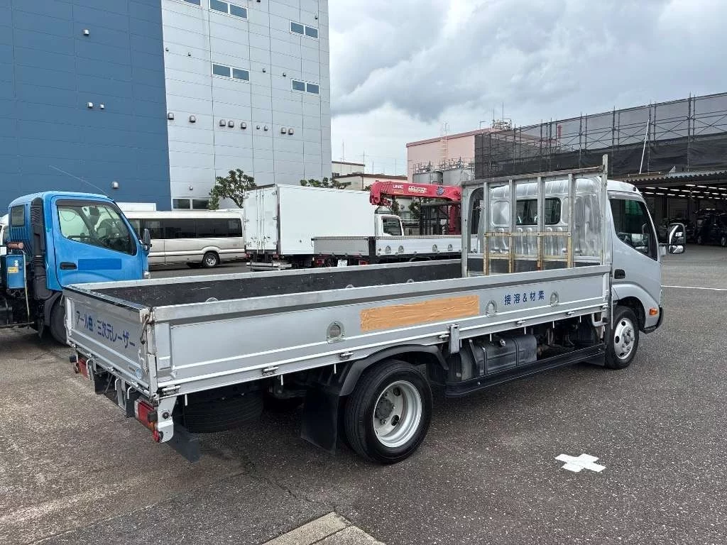 Toyota Dyna  с аукциона в Японии