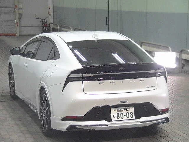 Toyota Prius  с аукциона в Японии