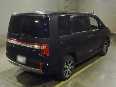 Mitsubishi Delica D:5