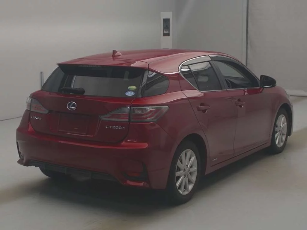 Lexus CT200h  с аукциона в Японии