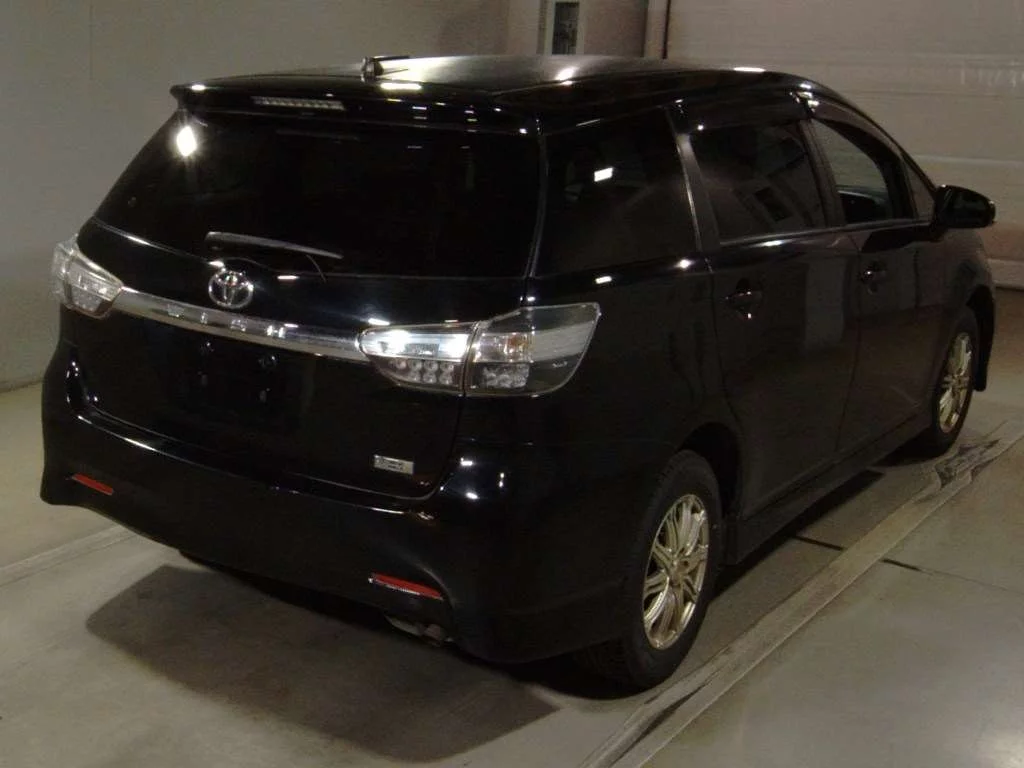 Toyota Wish  с аукциона в Японии