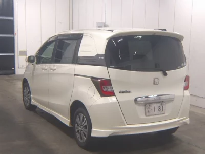 Honda Freed Spike