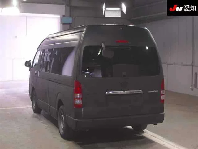 Toyota HiAce  с аукциона в Японии