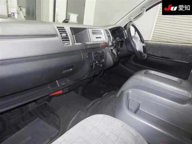 Toyota HiAce  с аукциона в Японии