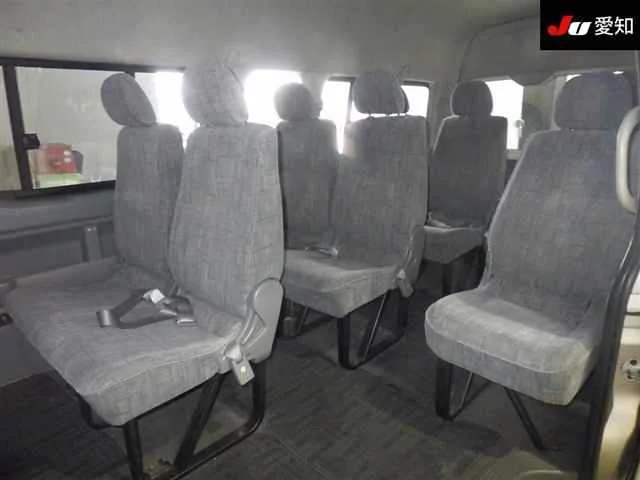 Toyota HiAce  с аукциона в Японии