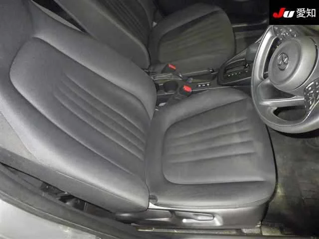 Toyota Yaris  с аукциона в Японии