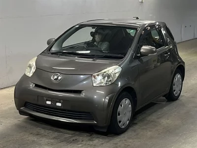 Toyota iQ
