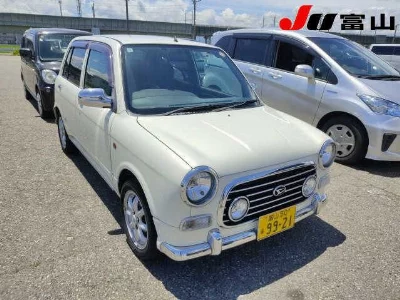 Daihatsu Mira Gino