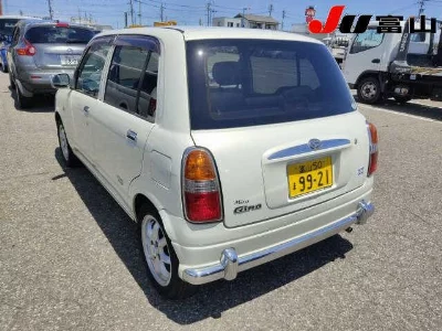 Daihatsu Mira Gino