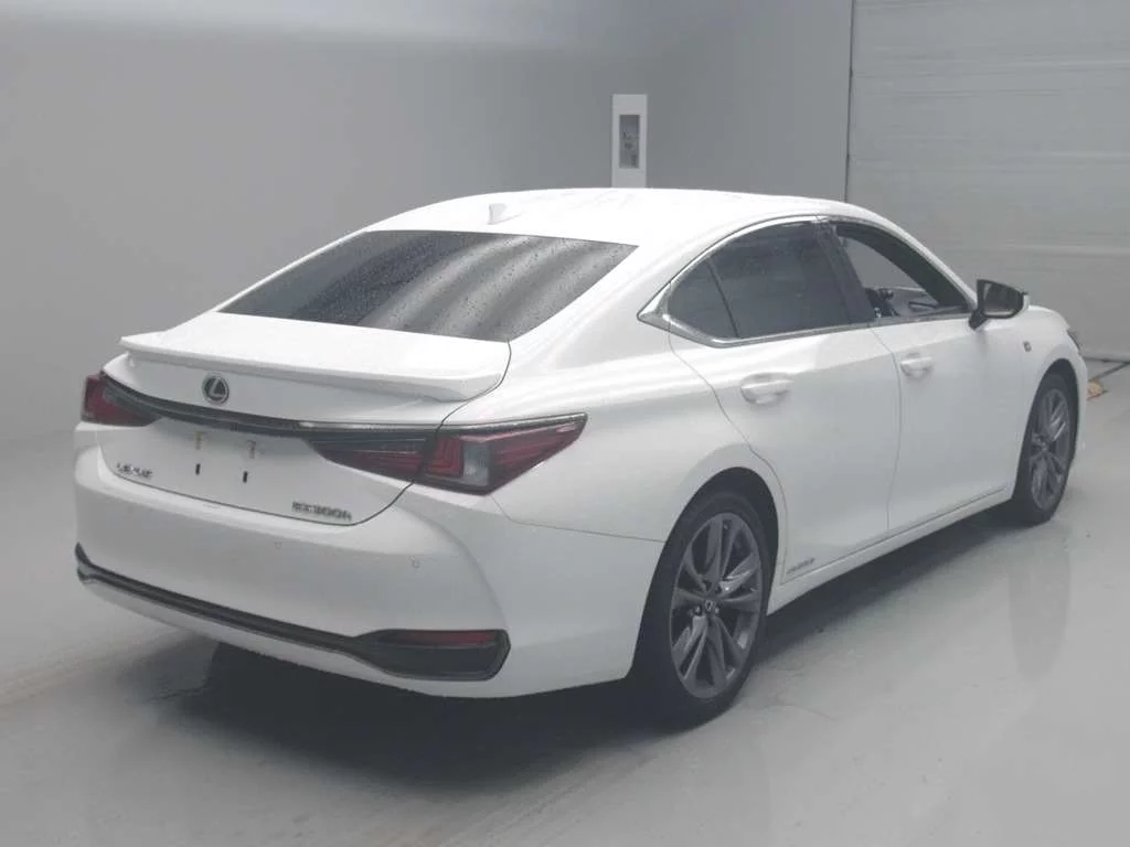 Lexus ES300h  с аукциона в Японии