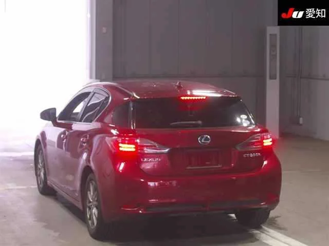 Lexus CT200h  с аукциона в Японии