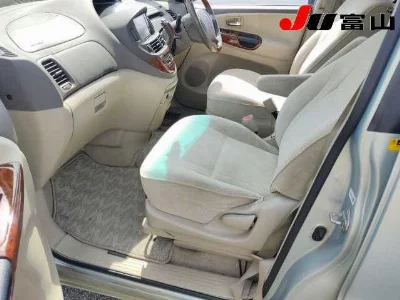 Toyota ESTIMA L