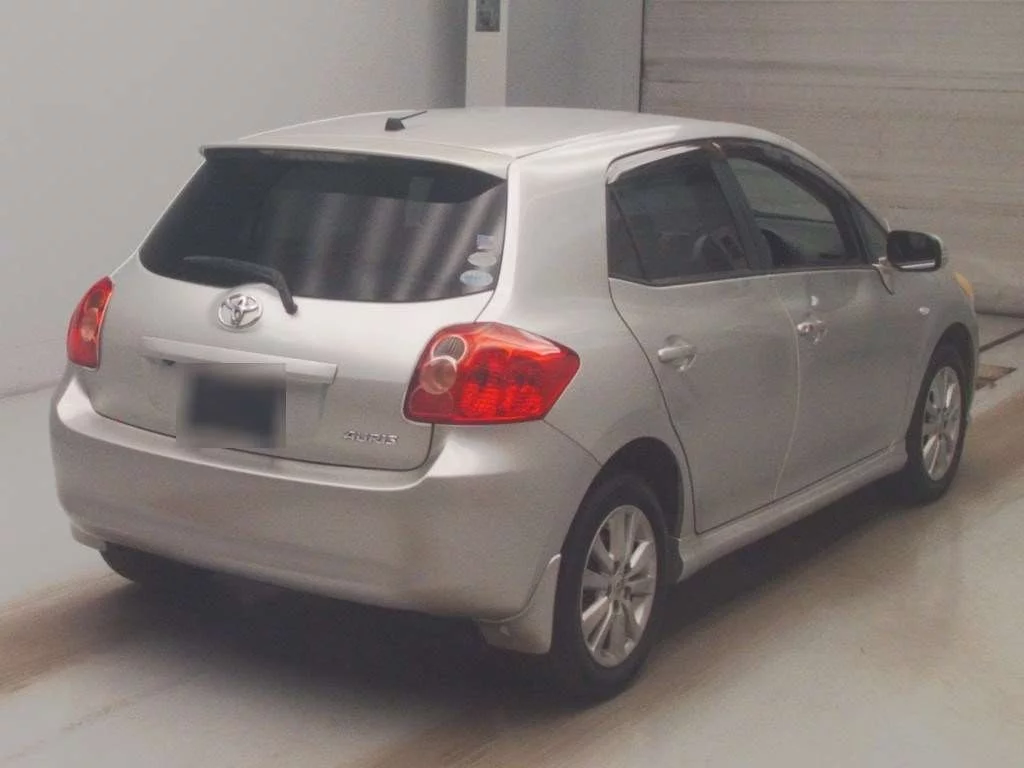 Toyota Auris  с аукциона в Японии