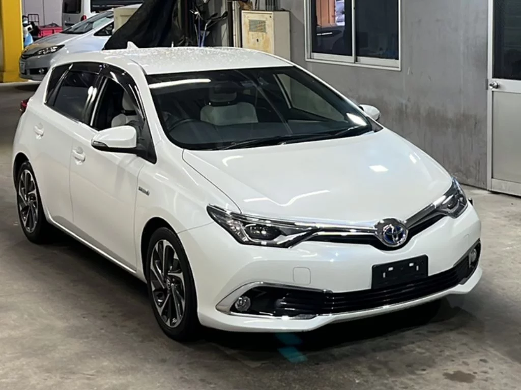 Toyota Auris  с аукциона в Японии