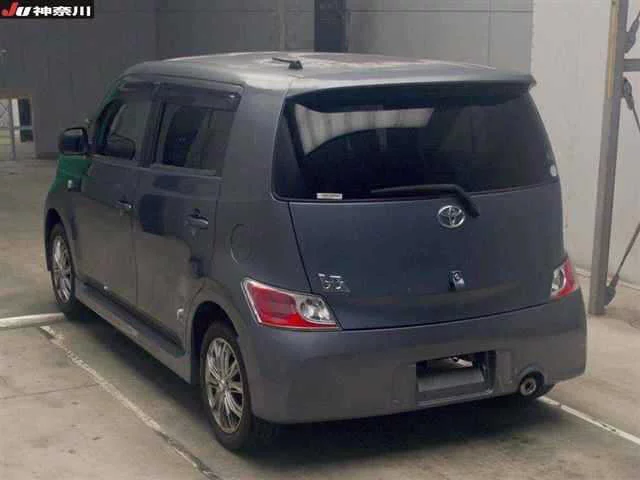 Toyota bB  с аукциона в Японии