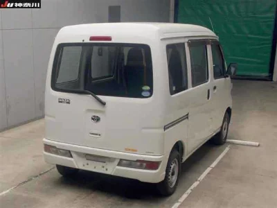 Toyota Pixis Van