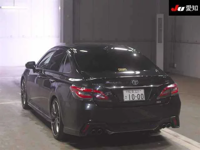Toyota Crown  с аукциона в Японии