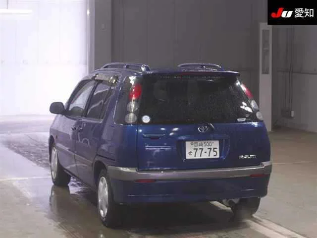Toyota Raum  с аукциона в Японии