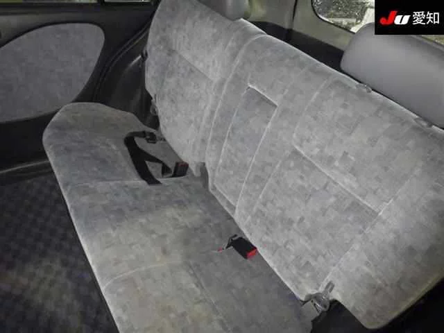 Toyota Raum  с аукциона в Японии