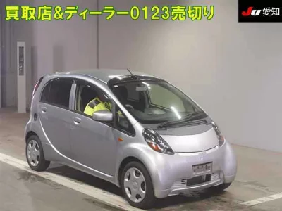 Mitsubishi i