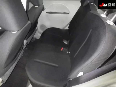 Mitsubishi i