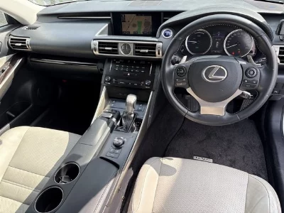 Lexus IS300h
