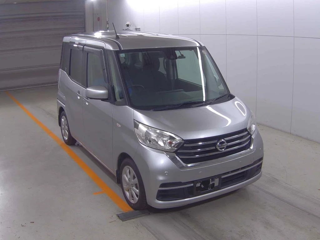 Nissan Dayz Roox  с аукциона в Японии