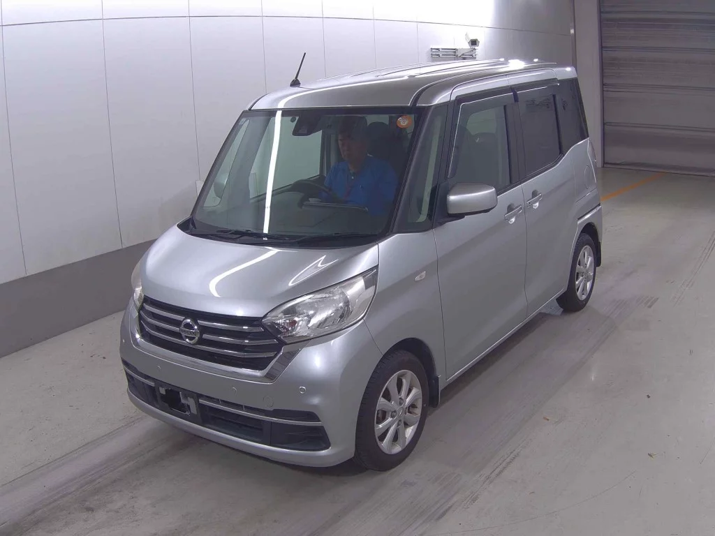 Nissan Dayz Roox  с аукциона в Японии