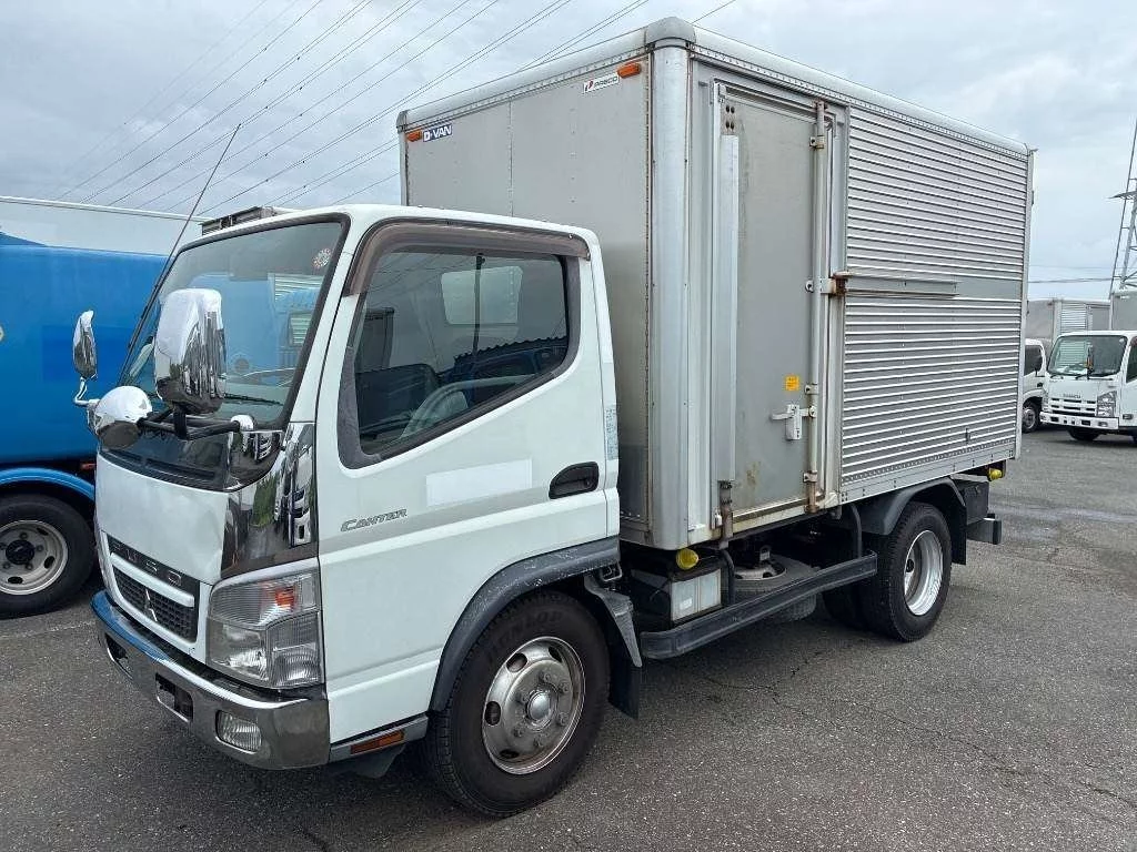 Mitsubishi Fuso Canter  с аукциона в Японии