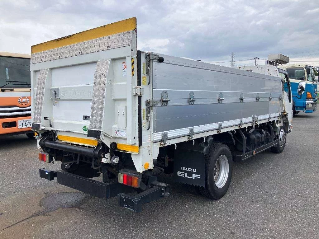 Isuzu Elf  с аукциона в Японии
