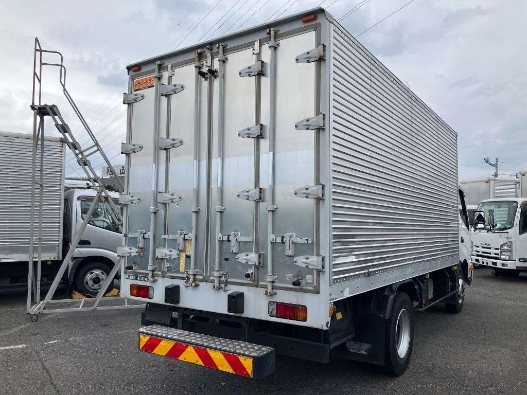 Hino Dutro  с аукциона в Японии