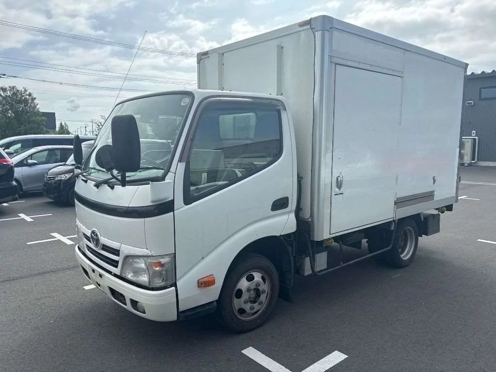 Toyota Dyna  с аукциона в Японии
